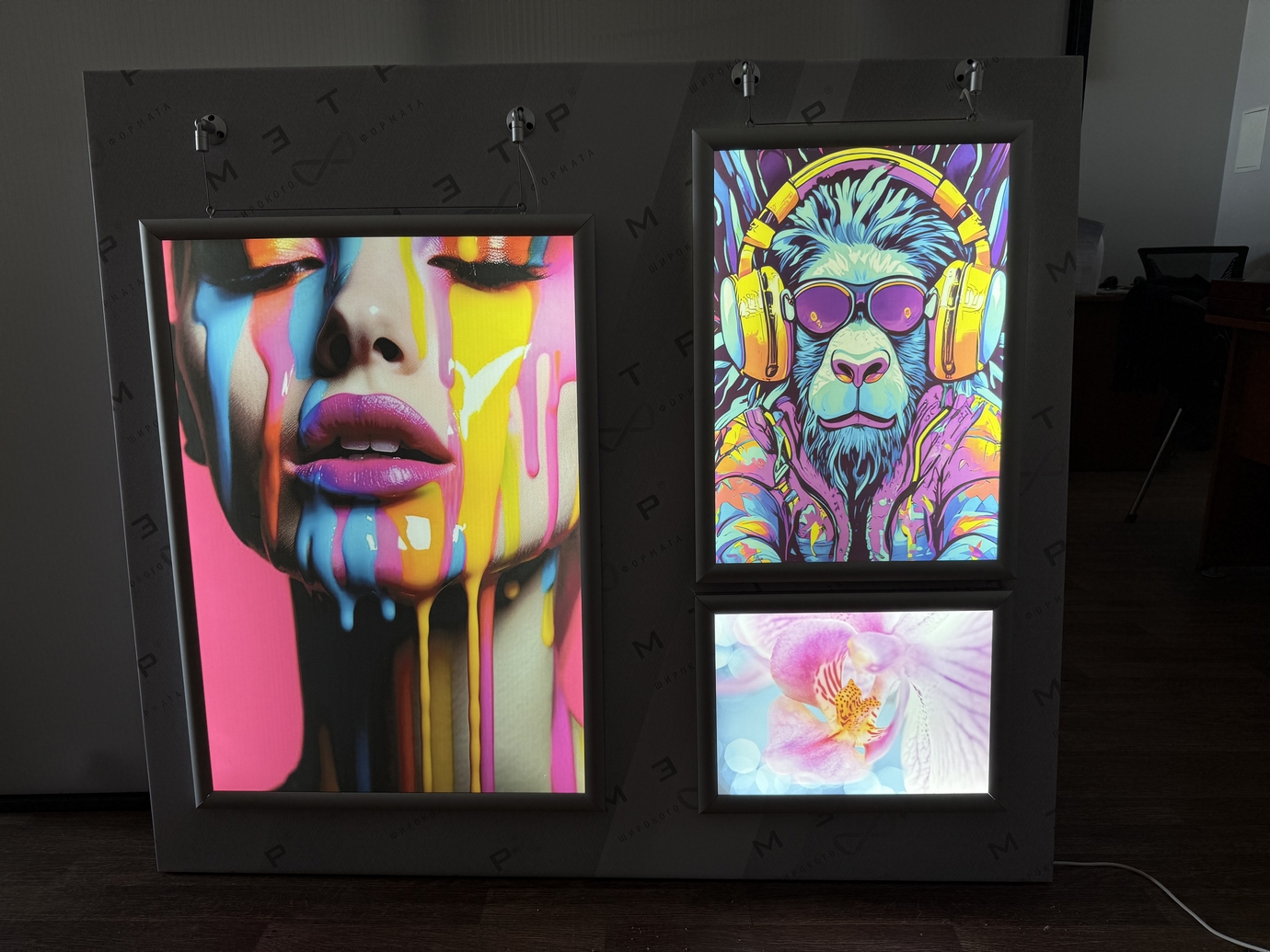 рекламные световые панели